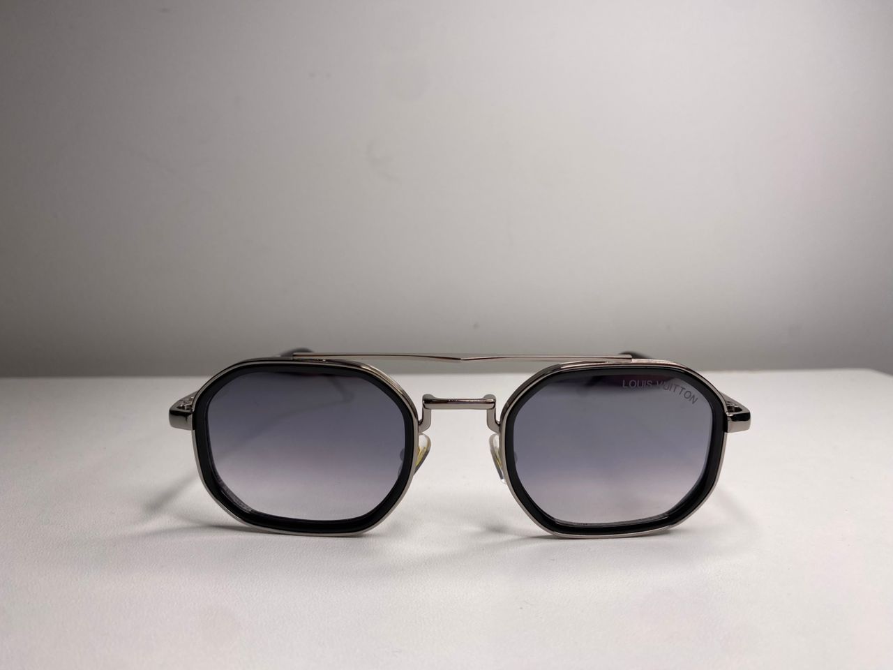 Lunettes de soleil Louis Vuitton "Silver Horizon"