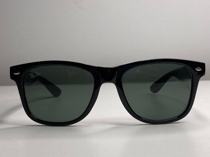Lunettes de soleil Ray-Ban "Iconic Wayfarer"