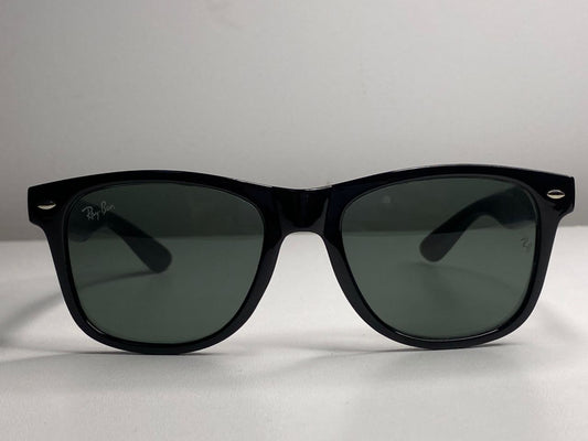 Lunettes de soleil Ray-Ban "Iconic Wayfarer"