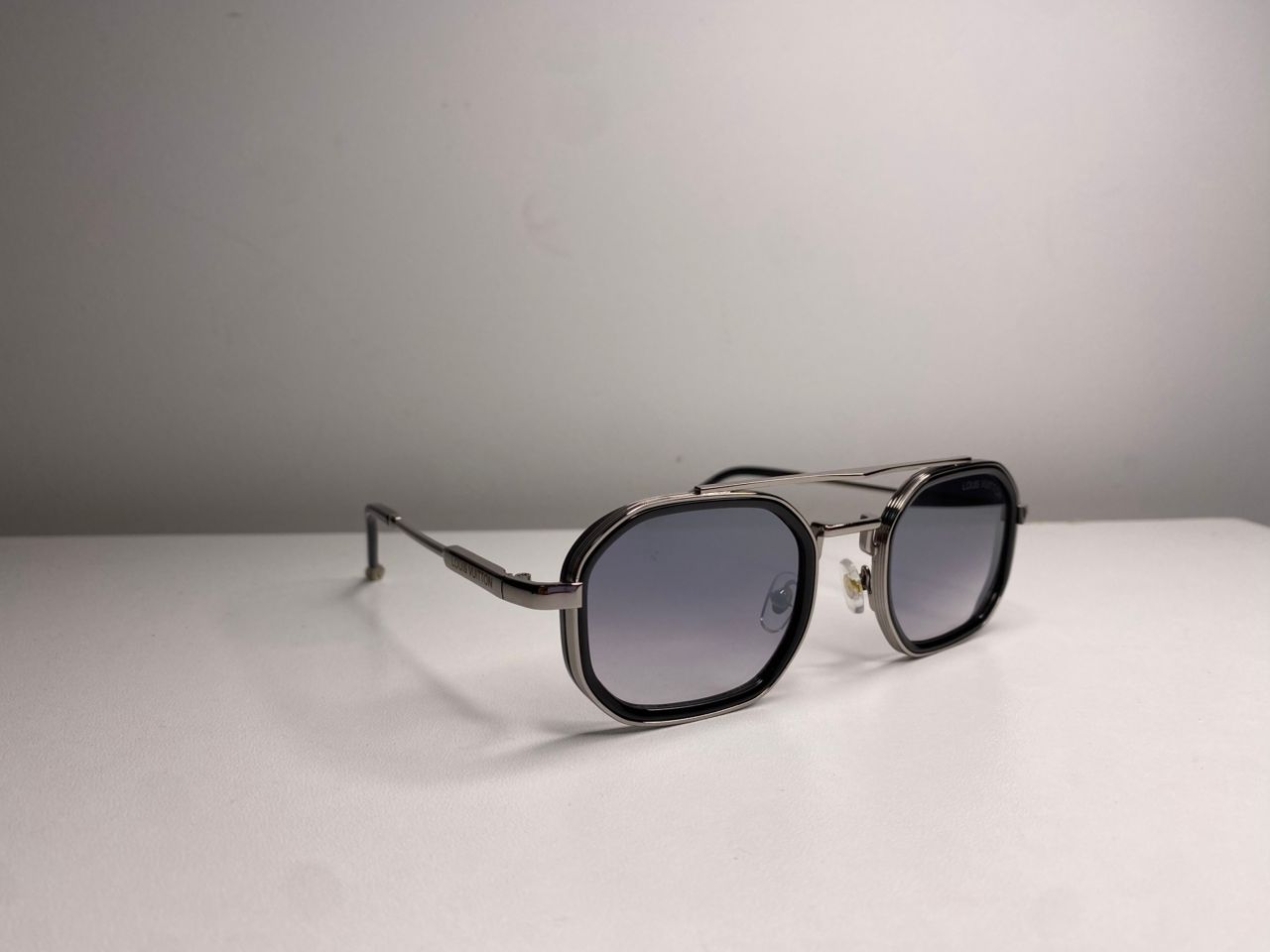 Lunettes de soleil Louis Vuitton "Silver Horizon"