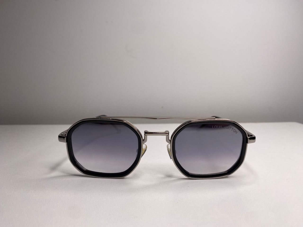 Lunettes de soleil Louis Vuitton "Silver Horizon"