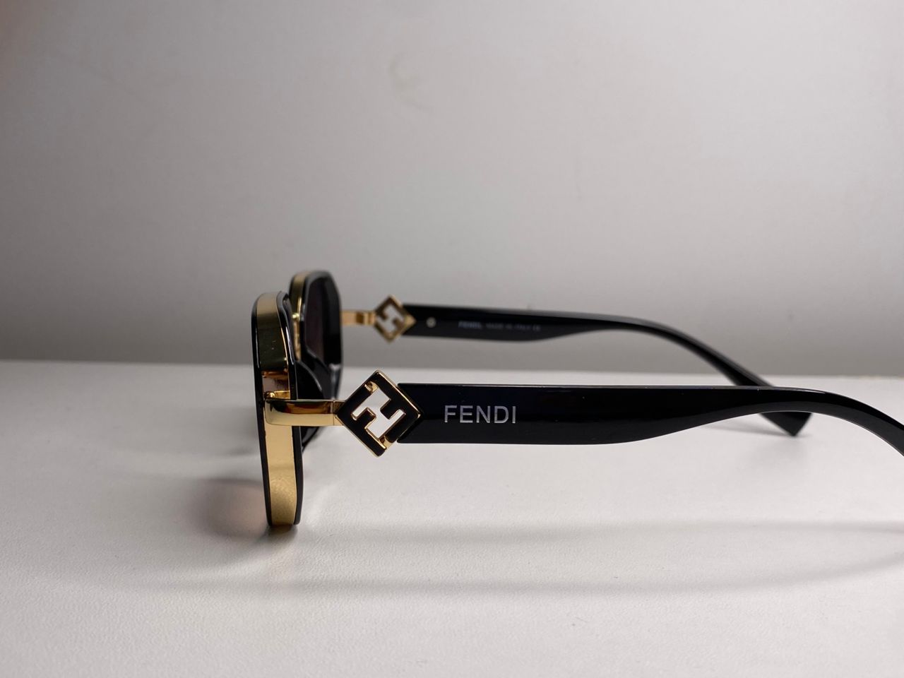Lunettes de soleil Fendi "Roma Geometry"