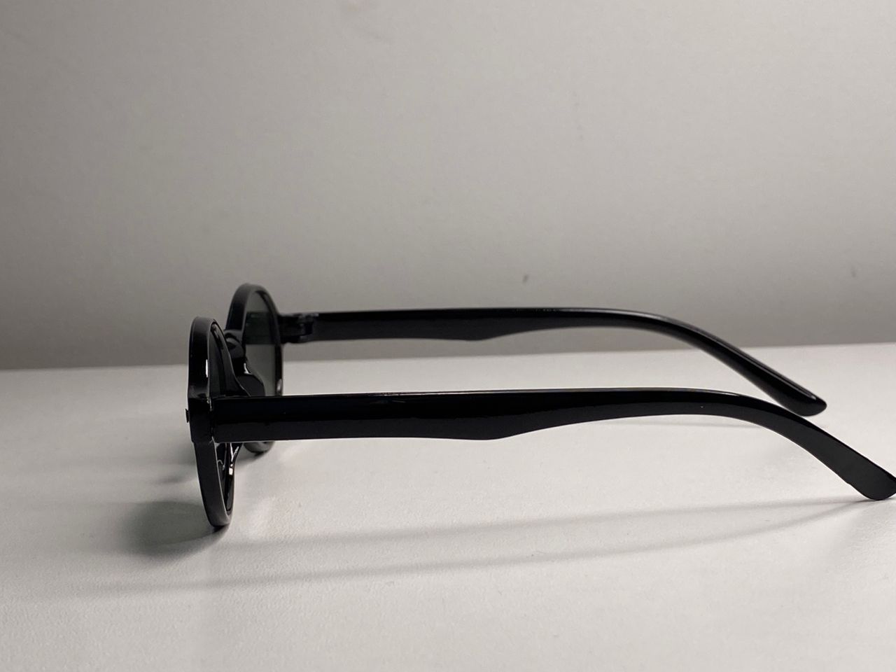 Lunettes de soleil mixtes "Noir Élégance"