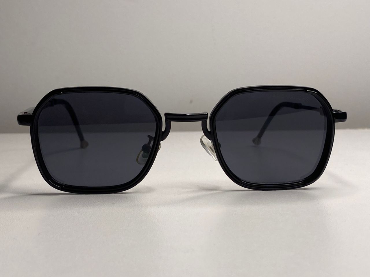 Lunettes de soleil Mixtes "Black Hexa"