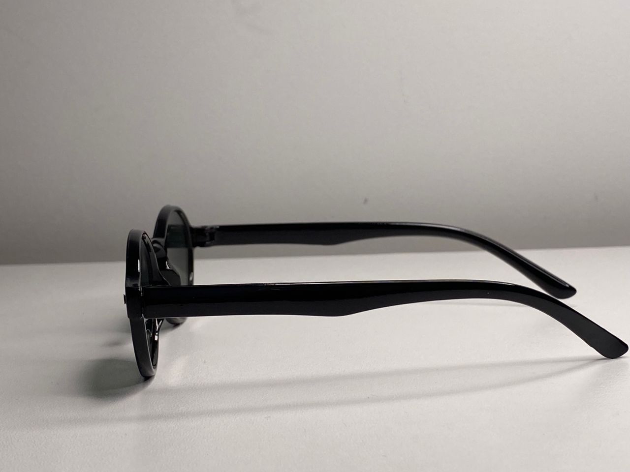 Lunettes de soleil mixtes "Noir Élégance"