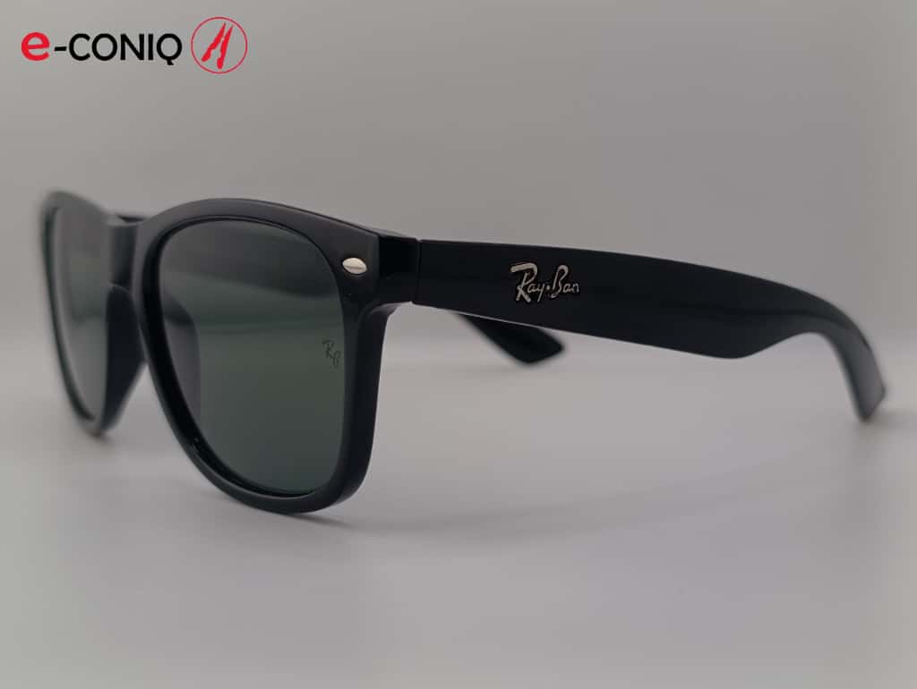 Lunettes de soleil Ray-Ban "Iconic Wayfarer"